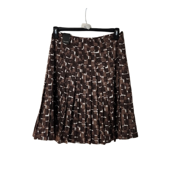 Tahari Dresses & Skirts - NWT  Tahari  Women's Size 8  Brown and White Skirt  Fully Lined Back-zip Closure
